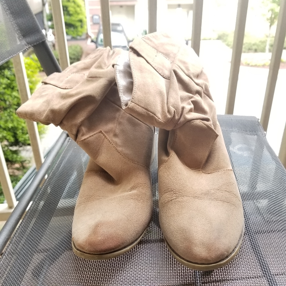 Tan Slouchy heeled ankle boots size 6.5